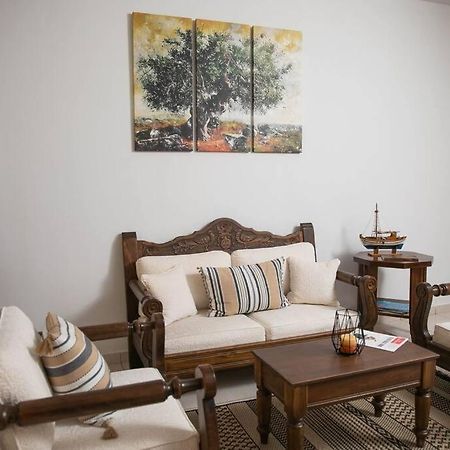 Aegina Town Apartment , With Private Parking Buitenkant foto