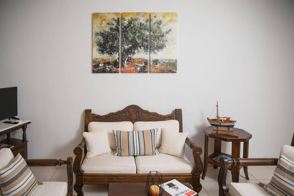 Aegina Town Apartment , With Private Parking Buitenkant foto