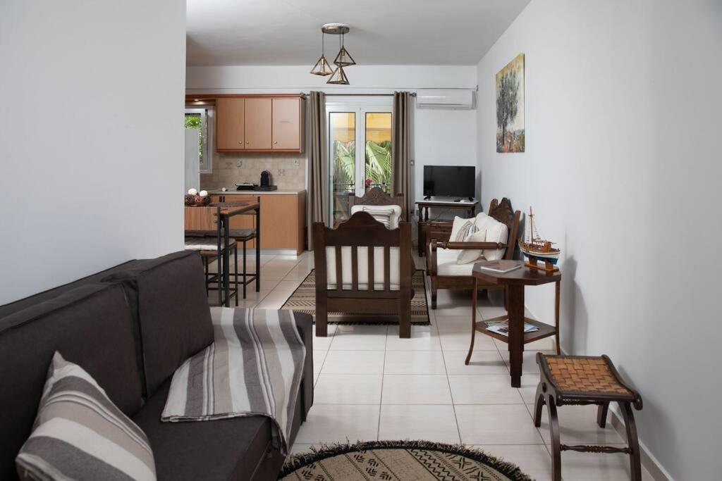 Aegina Town Apartment , With Private Parking Buitenkant foto